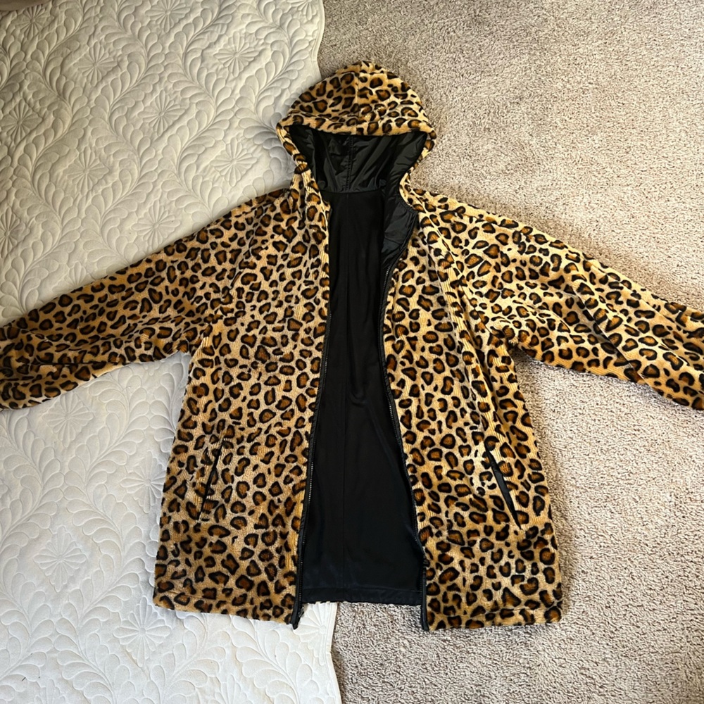 Iconic Leopard Print Hooded Jacket - image 2